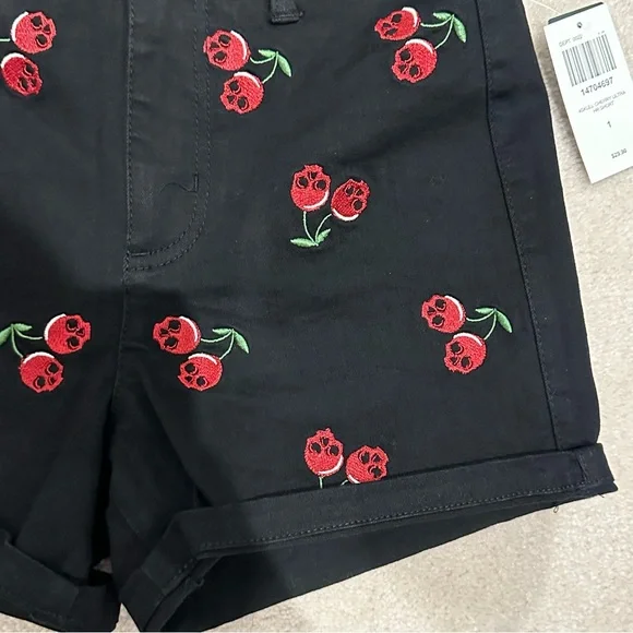 NWT Hot Topic High Waisted Cherry Skull Shorts - Picture 3 of 6